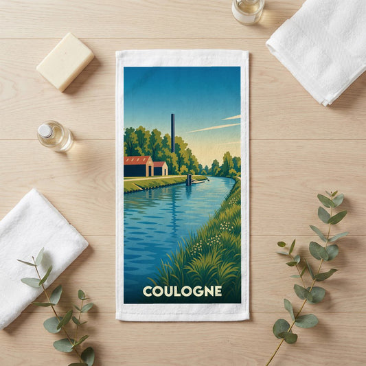 Serviette de bain souvenir de la ville de Coulogne avec une illustration stylisée d'un canal.