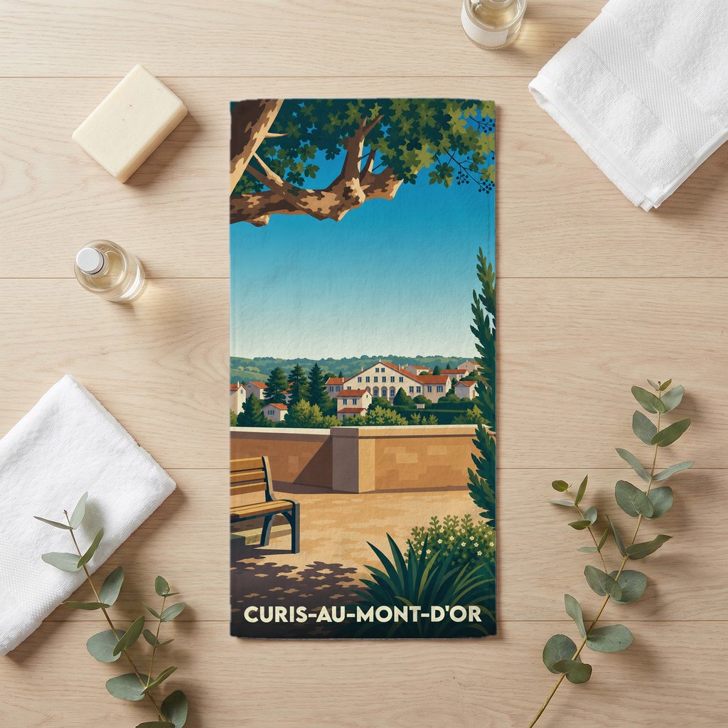 Serviette de bain souvenir de la ville de Curis-au-Mont-d'Or avec une illustration stylisée.