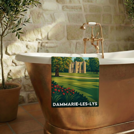 Serviette de bain souvenir de la ville de Dammarie-les-Lys avec une illustration stylisée.