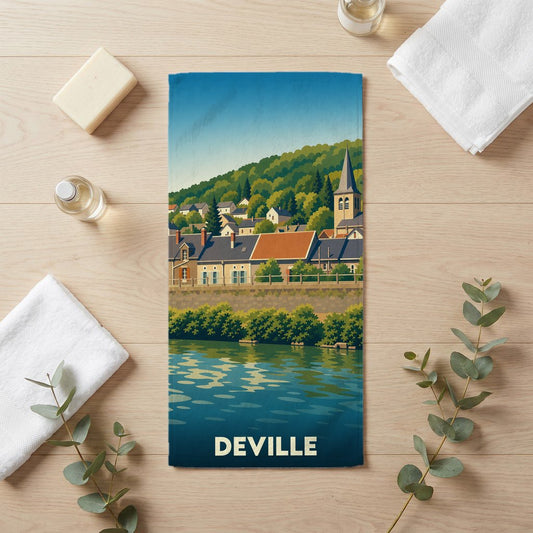 Serviette de bain souvenir de la ville de Deville avec une illustration stylisée d'un paysage fluvial.