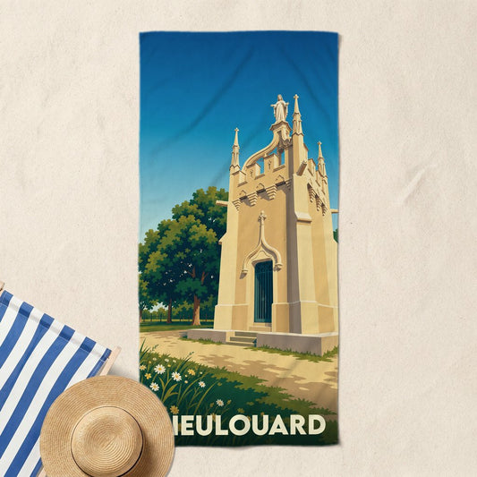 Serviette de bain souvenir de la ville de Dieulouard avec une illustration stylisée de la chapelle Notre-Dame-des-Airs.
