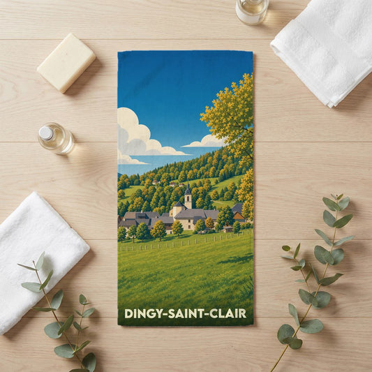 Serviette de bain souvenir de la ville de Dingy-Saint-Clair avec une illustration stylisée de son paysage vallonné.