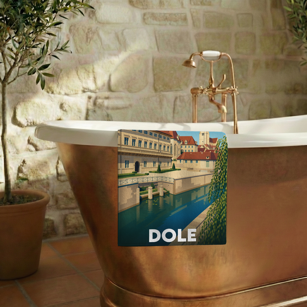 Serviette de bain souvenir de la ville de Dole avec une illustration stylisée.