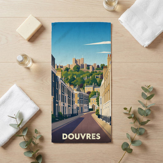Serviette de bain souvenir de la ville de Douvres avec une illustration stylisée.