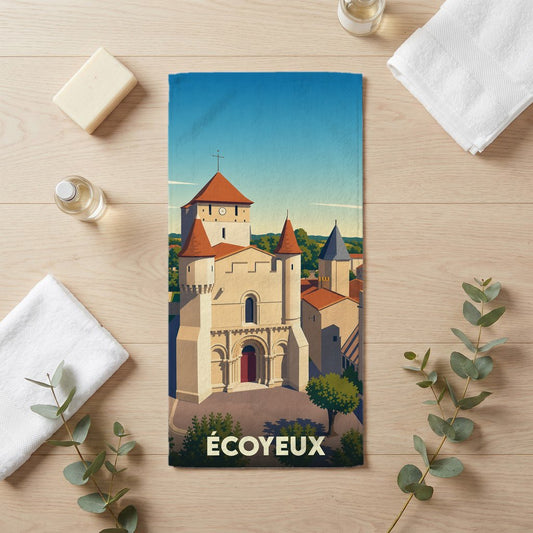 Serviette de bain souvenir de la ville d'Écoyeux avec une illustration stylisée de son église fortifiée.