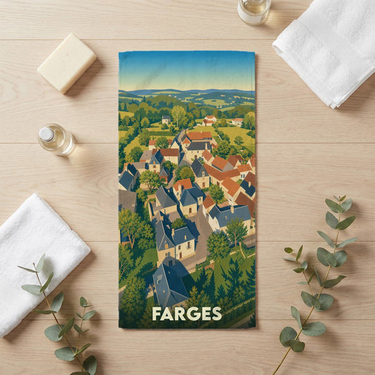 Serviette de bain souvenir de la ville de Farges illustrée d'un paysage de campagne pittoresque.