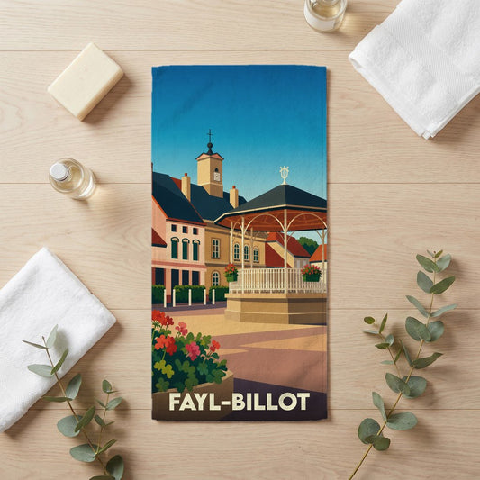 Serviette de bain souvenir de la ville de Fayl-Billot avec une illustration stylisée de sa place centrale.
