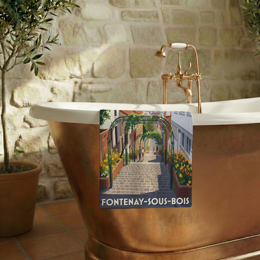 Serviette de bain souvenir de la ville de Fontenay-sous-Bois avec une illustration stylisée.