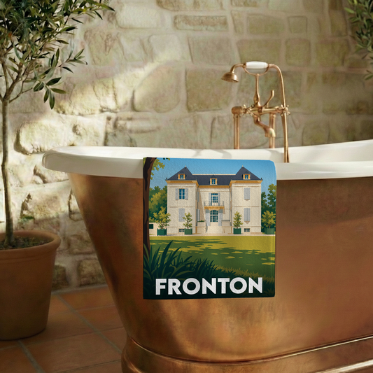 Serviette de bain souvenir de la ville de Fronton avec une illustration stylisée.
