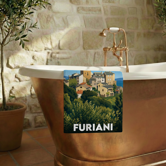 Serviette de bain souvenir de la ville de Furiani avec une illustration stylisée.