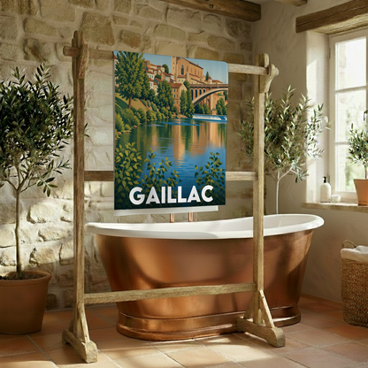 Serviette de bain souvenir de la ville de Gaillac avec une illustration stylisée de ses bords de rivière.
