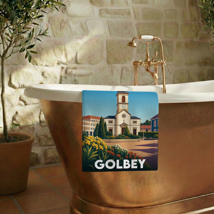 Serviette de bain souvenir de la ville de Golbey avec une illustration stylisée.