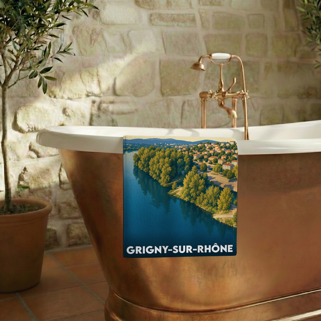Serviette de bain souvenir de la ville de Grigny-sur-Rhône illustrée par un paysage boisé au bord de l'eau.
