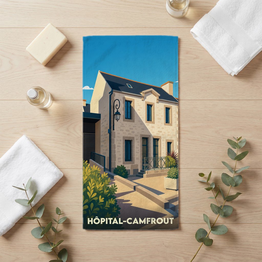 Serviette de bain souvenir de la ville de Hôpital-Camfrout avec une illustration stylisée d'une maison traditionnelle.