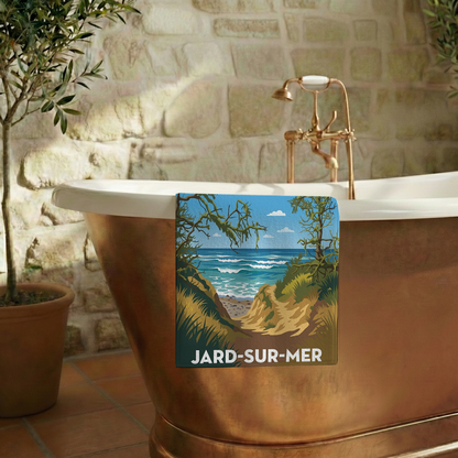 Serviette de bain souvenir de la ville de Jard-sur-Mer avec une illustration stylisée.