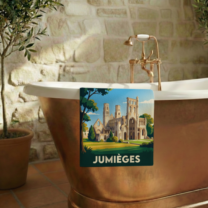 Serviette de bain souvenir de la ville de Jumièges avec une illustration stylisée.