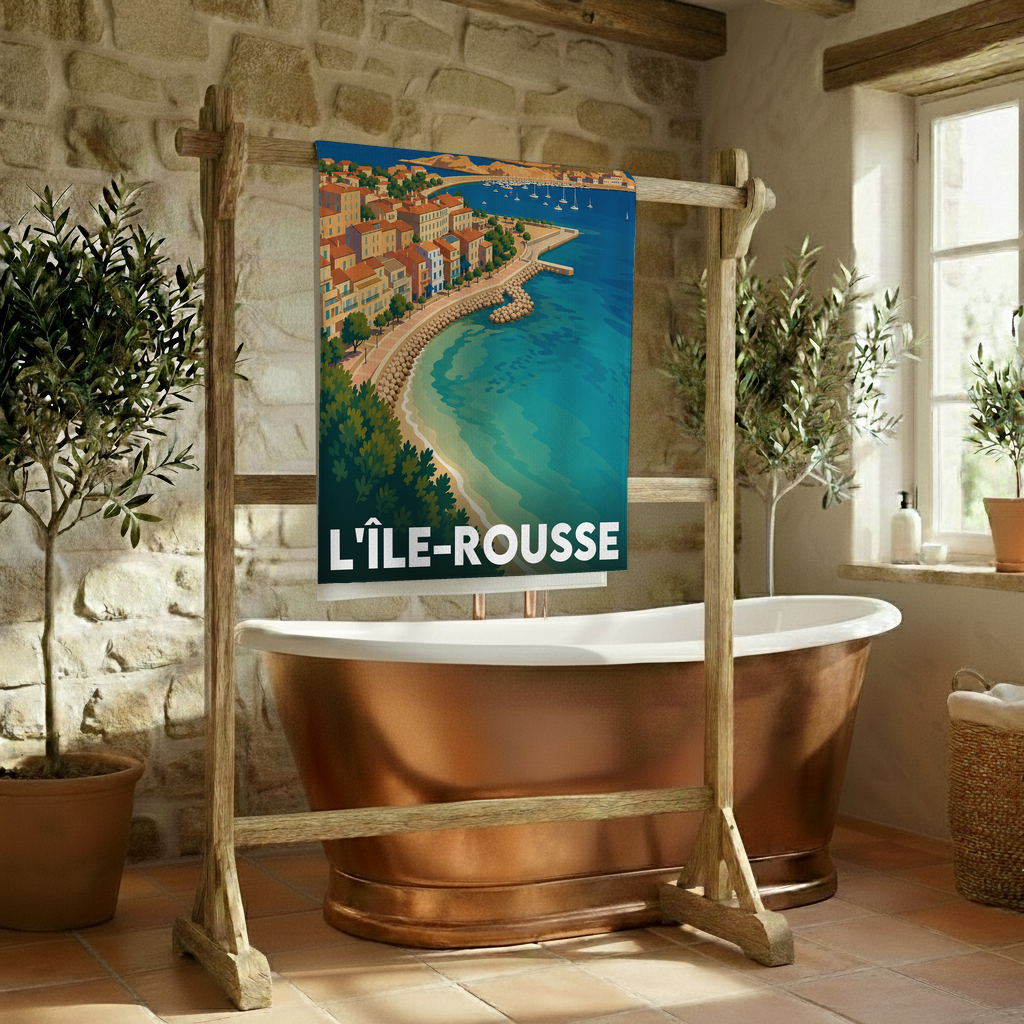 Serviette de bain souvenir de la ville de L'Île-Rousse avec une illustration côtière stylisée.