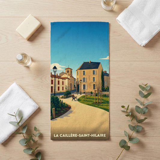 Serviette de bain souvenir de la ville de La Caillère-Saint-Hilaire avec une illustration stylisée.