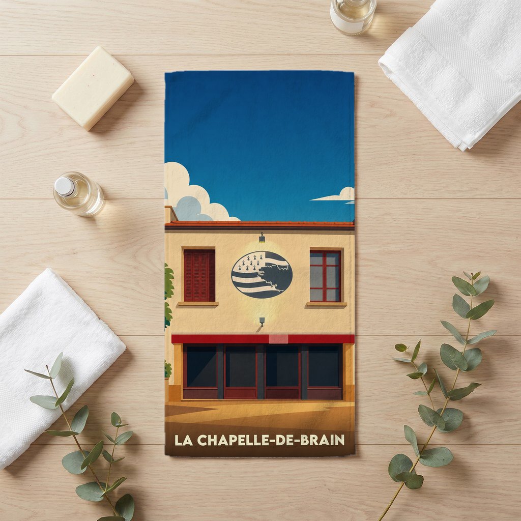 Serviette de bain souvenir de la ville de La Chapelle-de-Brain avec une illustration stylisée.