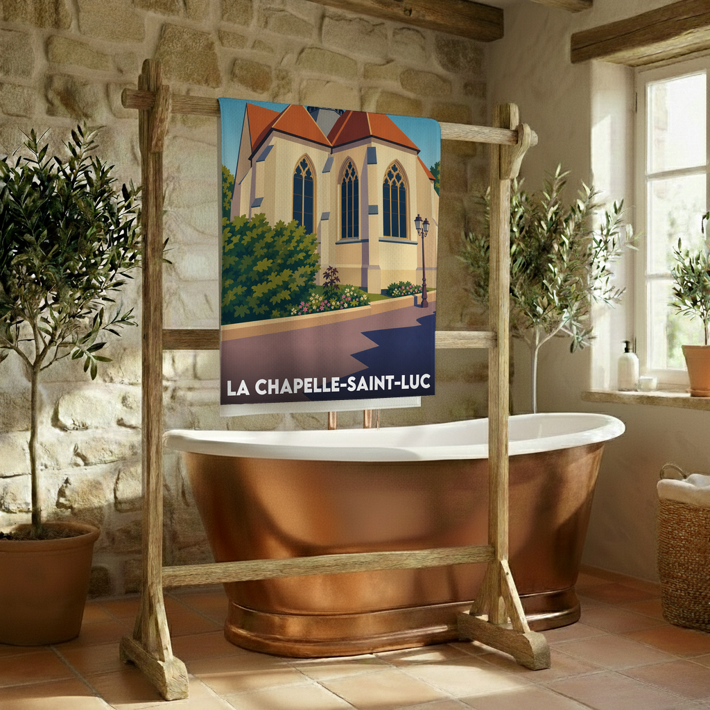 Serviette de bain souvenir de la ville de La Chapelle-Saint-Luc avec une illustration stylisée.