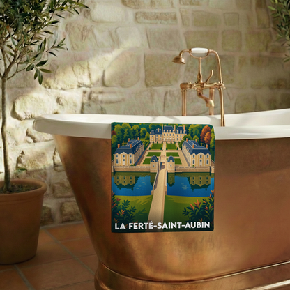 Serviette de bain souvenir de La Ferté-Saint-Aubin avec une illustration stylisée du château et de ses jardins.