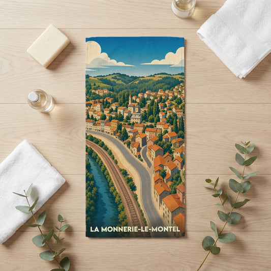 Serviette de bain souvenir de La Monnerie-le-Montel ornée d'une illustration stylisée du village et de son paysage.