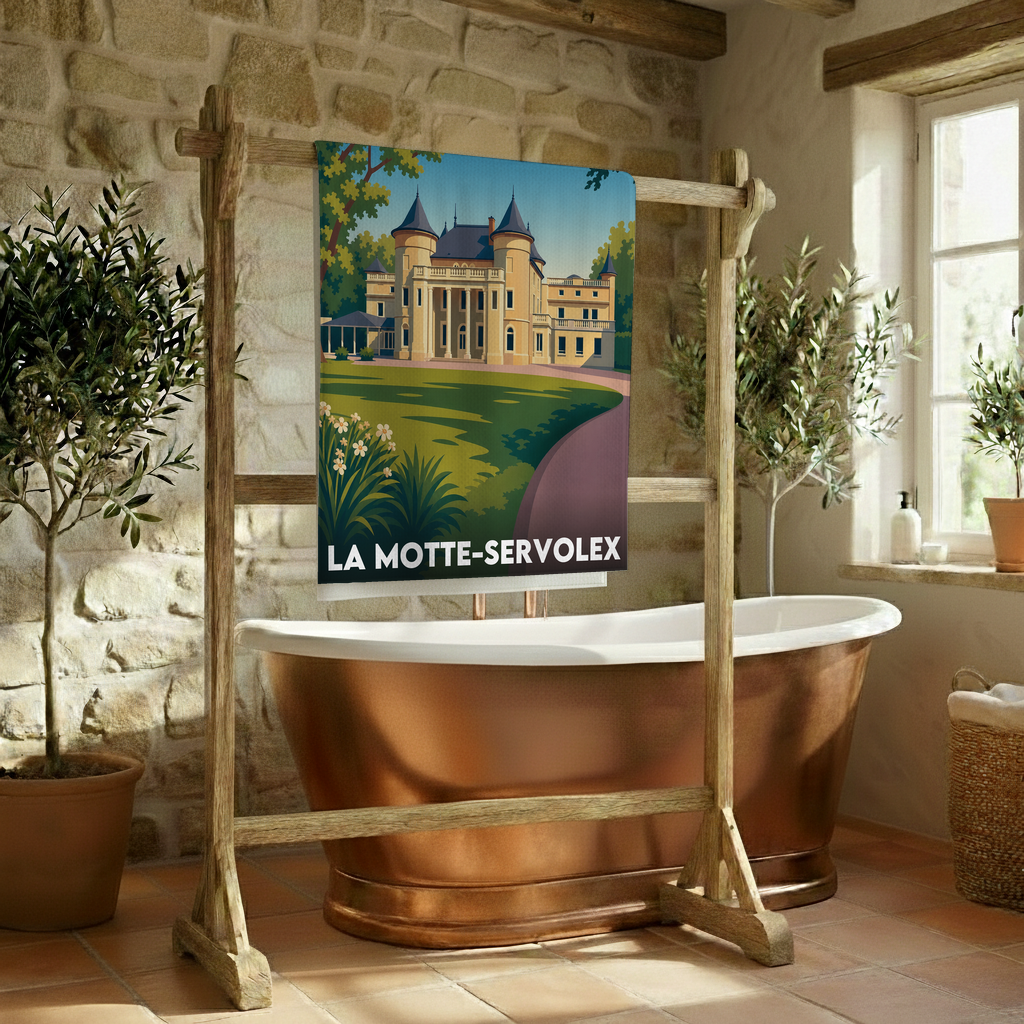Serviette de bain souvenir de la ville de La Motte-Servolex avec une illustration stylisée.