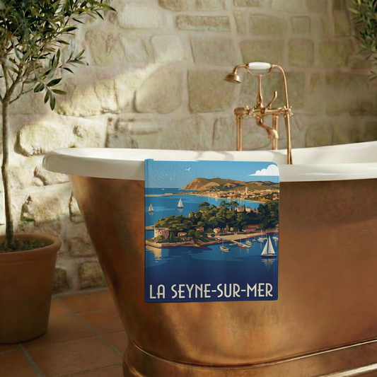 Serviette de bain souvenir de la ville de La Seyne-sur-Mer avec une illustration stylisée.