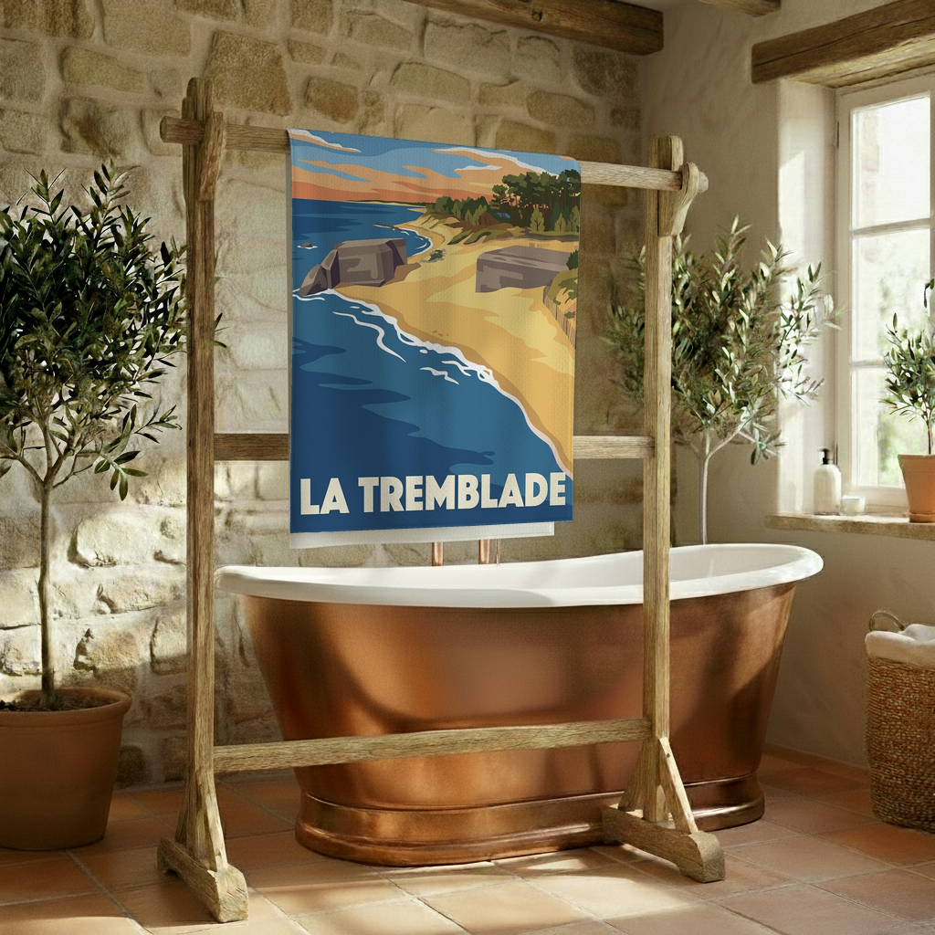 Serviette de bain souvenir de la ville de La Tremblade avec une illustration de plage stylisée.
