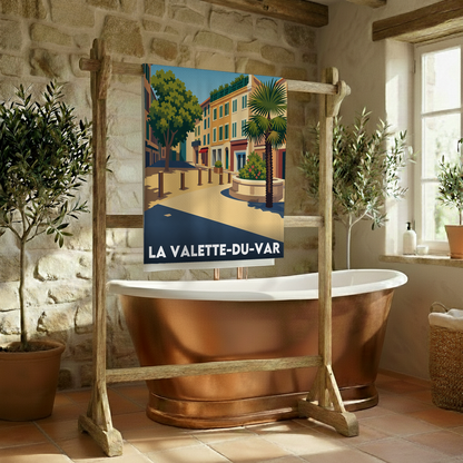 Serviette de bain souvenir de la ville de La Valette-du-Var avec une illustration stylisée.