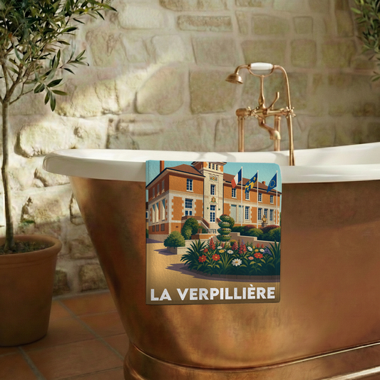 Serviette de bain souvenir de la ville de La Verpillière avec une illustration stylisée.