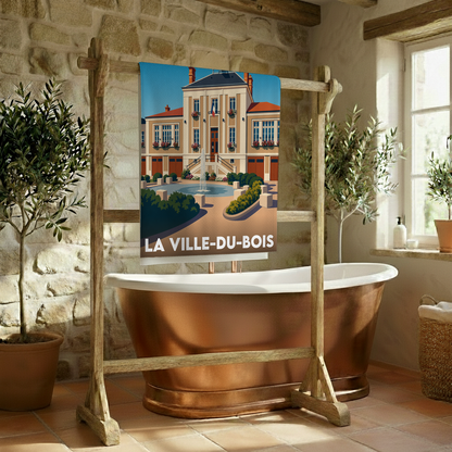 Serviette de bain souvenir de La Ville-du-Bois illustrée d'un visuel stylisé de l'hôtel de ville.