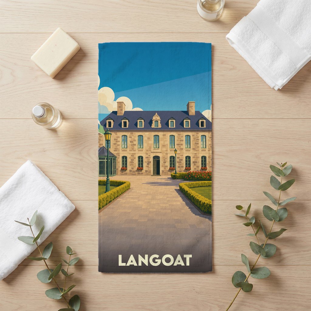 Serviette de bain souvenir de la ville de Langoat avec une illustration stylisée d'un manoir breton.