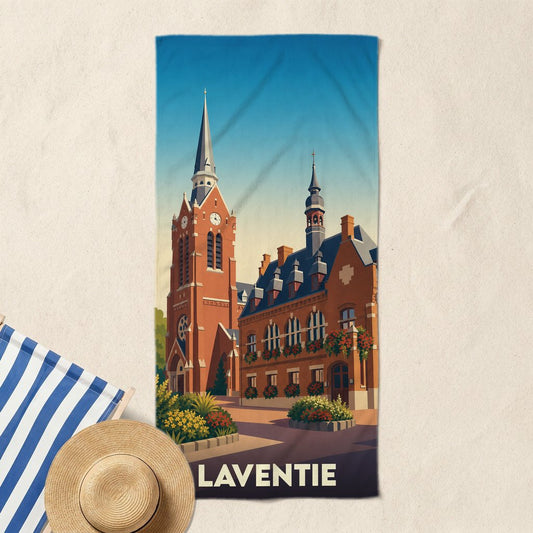 Serviette de bain souvenir de la ville de Laventie illustrant l'église et l'hôtel de ville dans un style rétro.