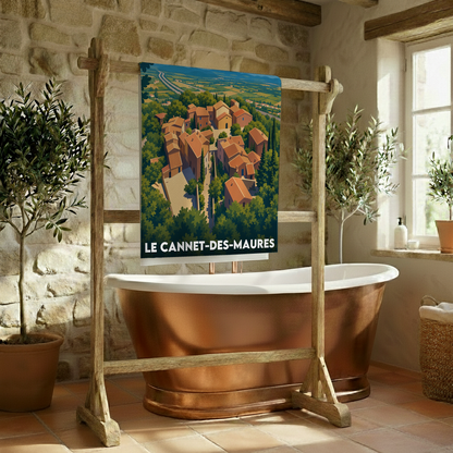 Serviette de bain souvenir de la ville de Le Cannet-des-Maures avec une illustration stylisée.