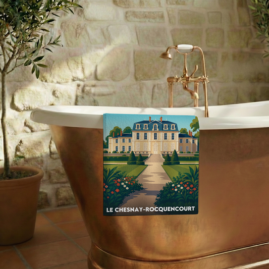 Serviette de bain souvenir de la ville de Le Chesnay-Rocquencourt avec une illustration stylisée d'un château.