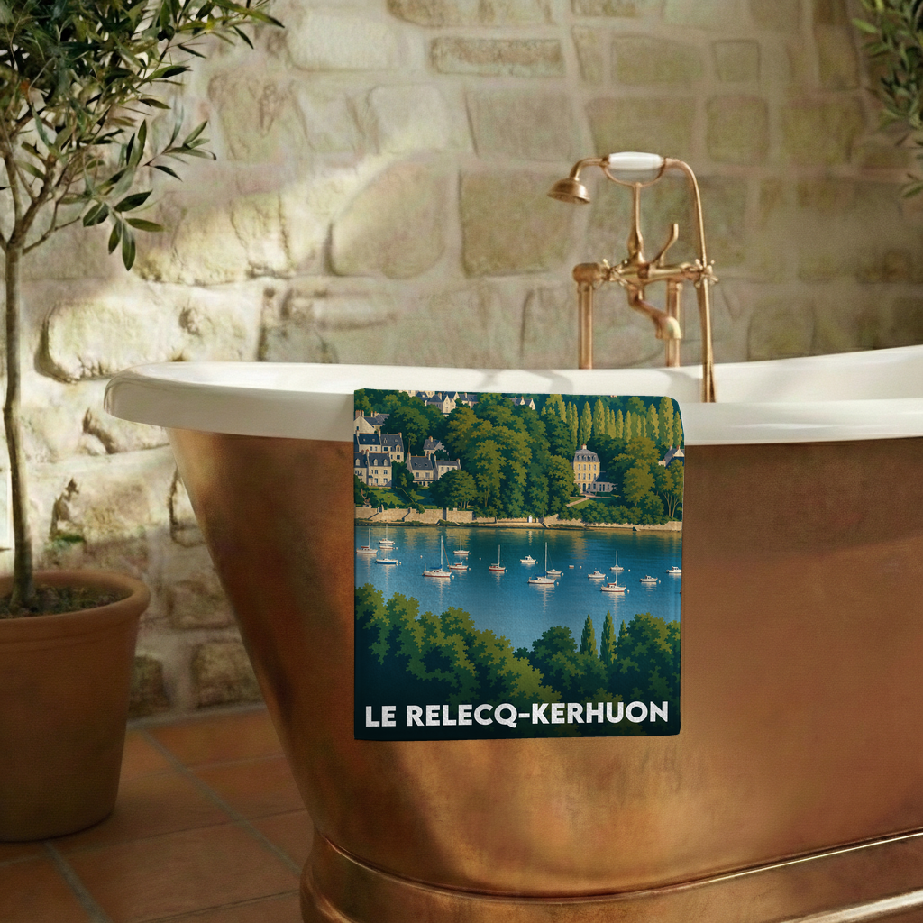 Serviette de bain souvenir de la ville de Le Relecq-Kerhuon avec une illustration stylisée.