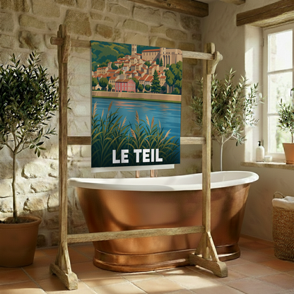 Serviette de bain souvenir de la ville de Le Teil avec une illustration stylisée des bords du Rhône.