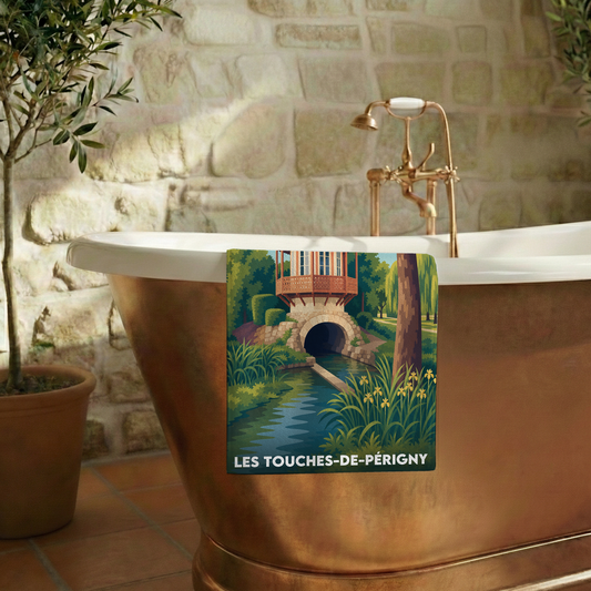 Serviette de bain souvenir de la ville de Les Touches-de-Périgny avec une illustration stylisée.
