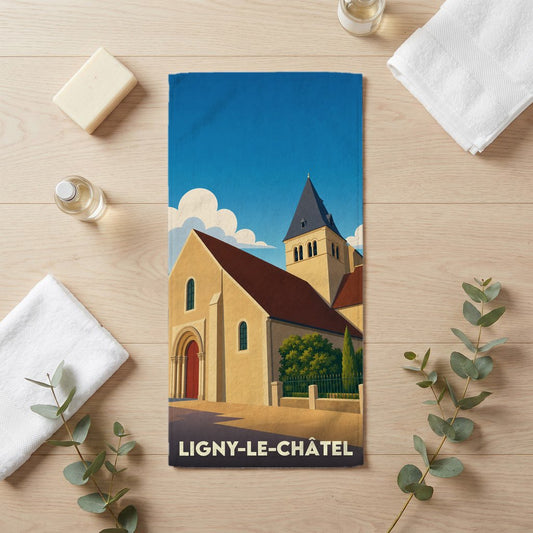 Serviette de bain souvenir de la ville de Ligny-le-Châtel avec une illustration stylisée de son église.