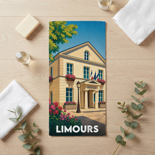 Serviette de bain souvenir de la ville de Limours illustrée d'un dessin stylisé de son hôtel de ville.