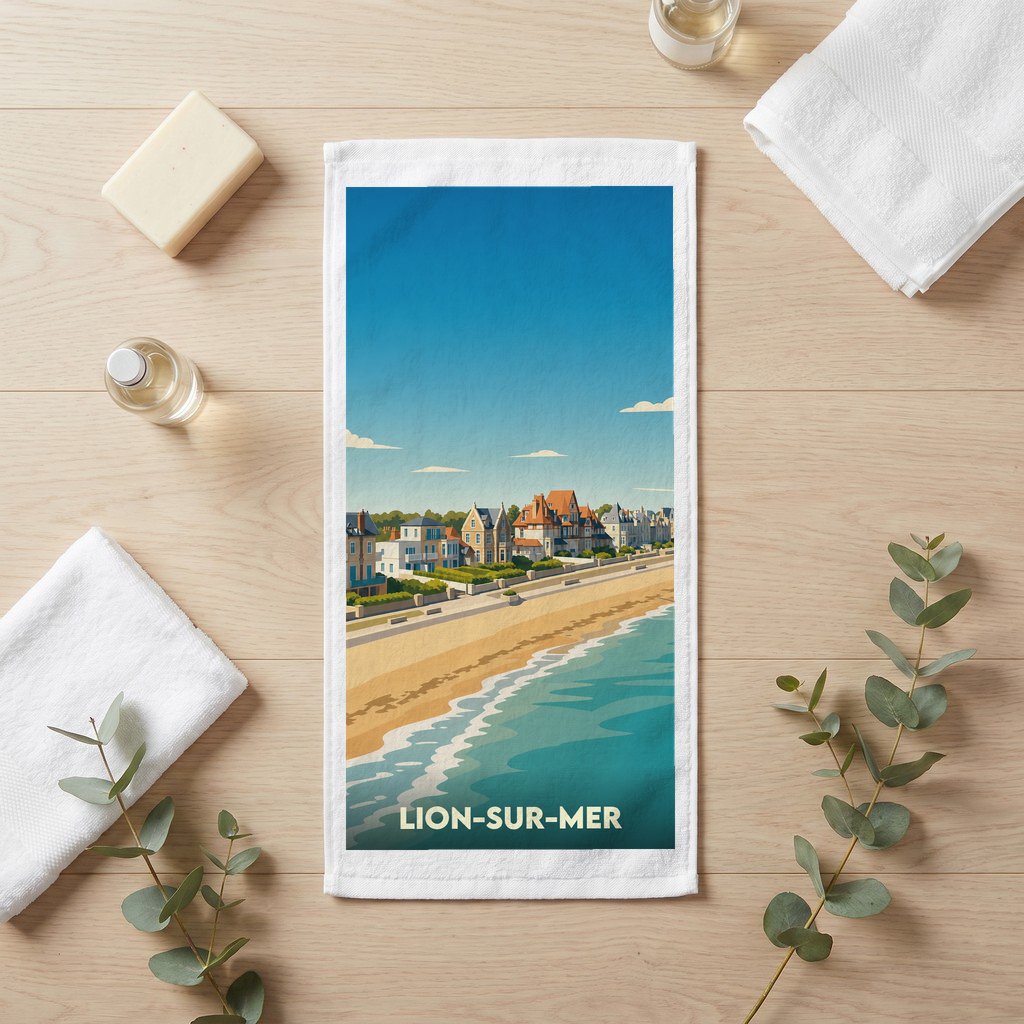 Serviette de bain souvenir de la ville de Lion-sur-Mer avec une illustration stylisée d'un bord de mer.