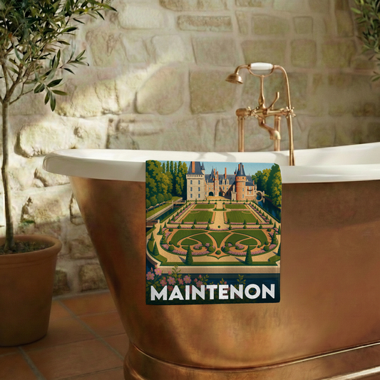 Serviette de bain souvenir de la ville de Maintenon avec une illustration stylisée.