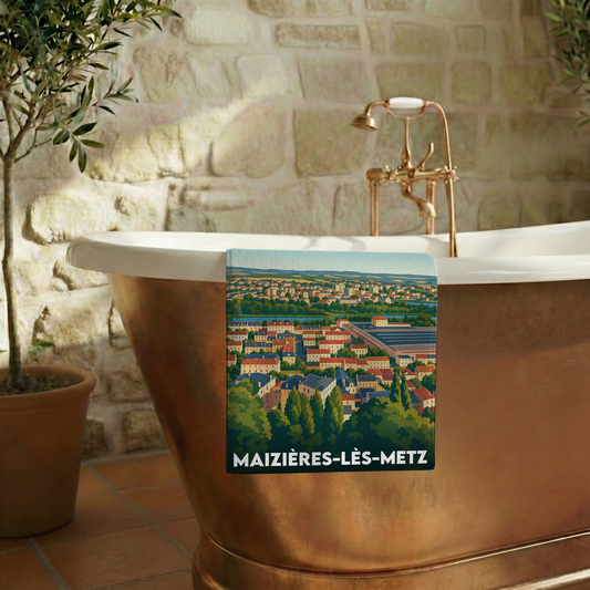 Serviette de bain arborant une illustration stylisée de la ville de Maizières-lès-Metz.
