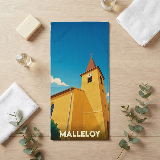 Serviette de bain souvenir de la ville de Malleloy avec une illustration stylisée de son église.