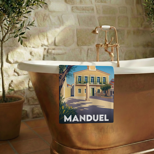 Serviette de bain souvenir de la ville de Manduel avec une illustration stylisée.