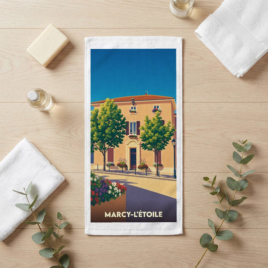 Serviette de bain souvenir de la ville de Marcy-l'Étoile avec une illustration stylisée.