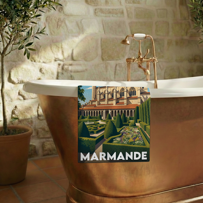 Serviette de bain souvenir de la ville de Marmande avec une illustration stylisée.