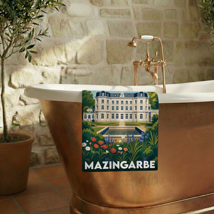 Serviette de bain souvenir de la ville de Mazingarbe avec une illustration stylisée d'un château.