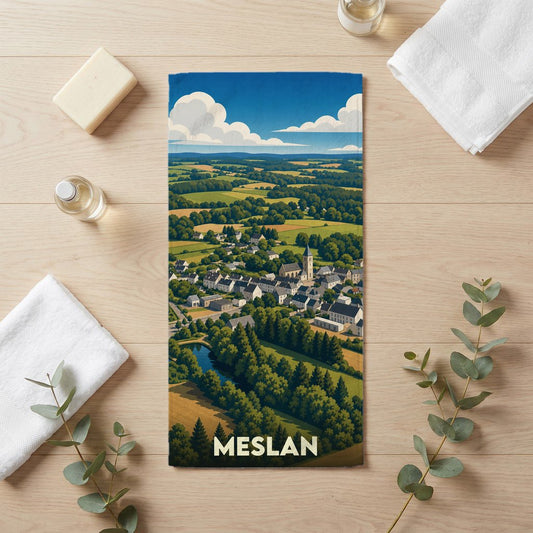 Serviette de bain souvenir de la ville de Meslan avec une illustration stylisée de son paysage rural.